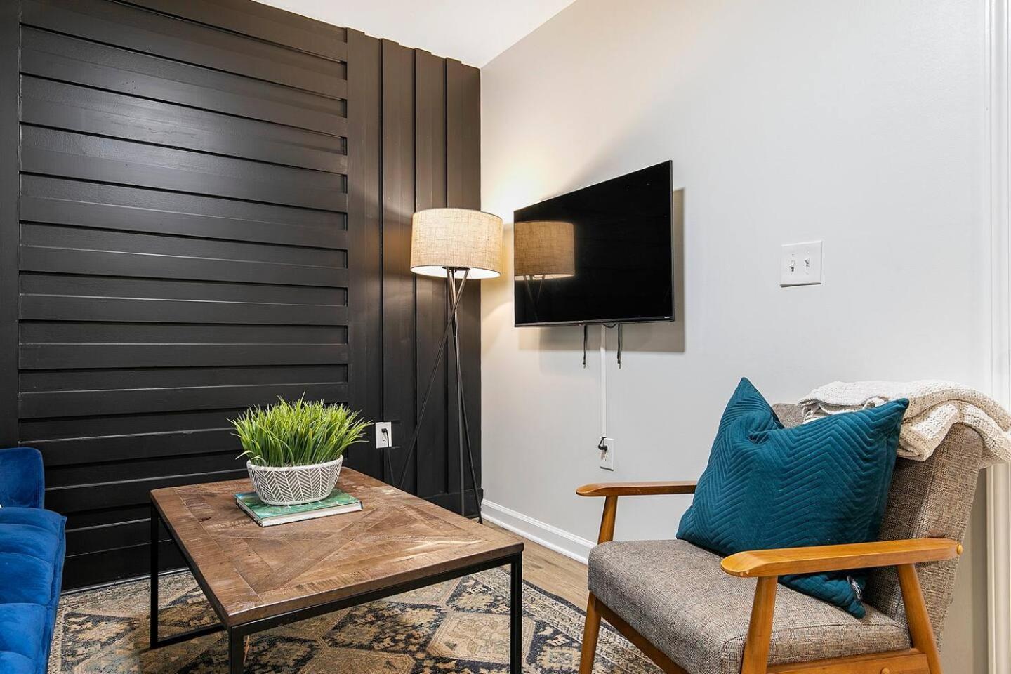 Charming 2Br Retreat-Free Parking Apartment Lithia Springs Bagian luar foto
